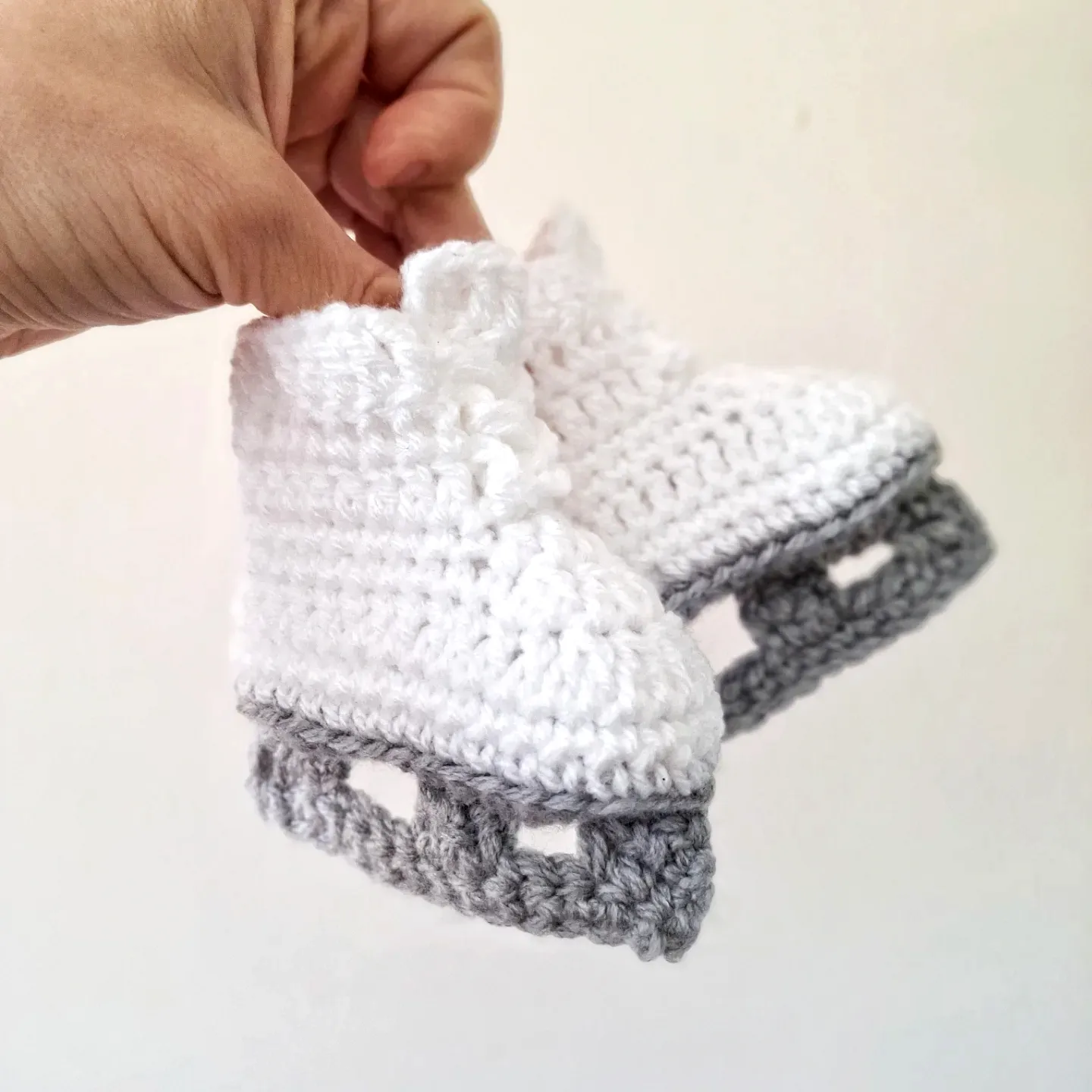 Adorable Crochet Baby Booties in Ice Skate Style with Soft Yarn