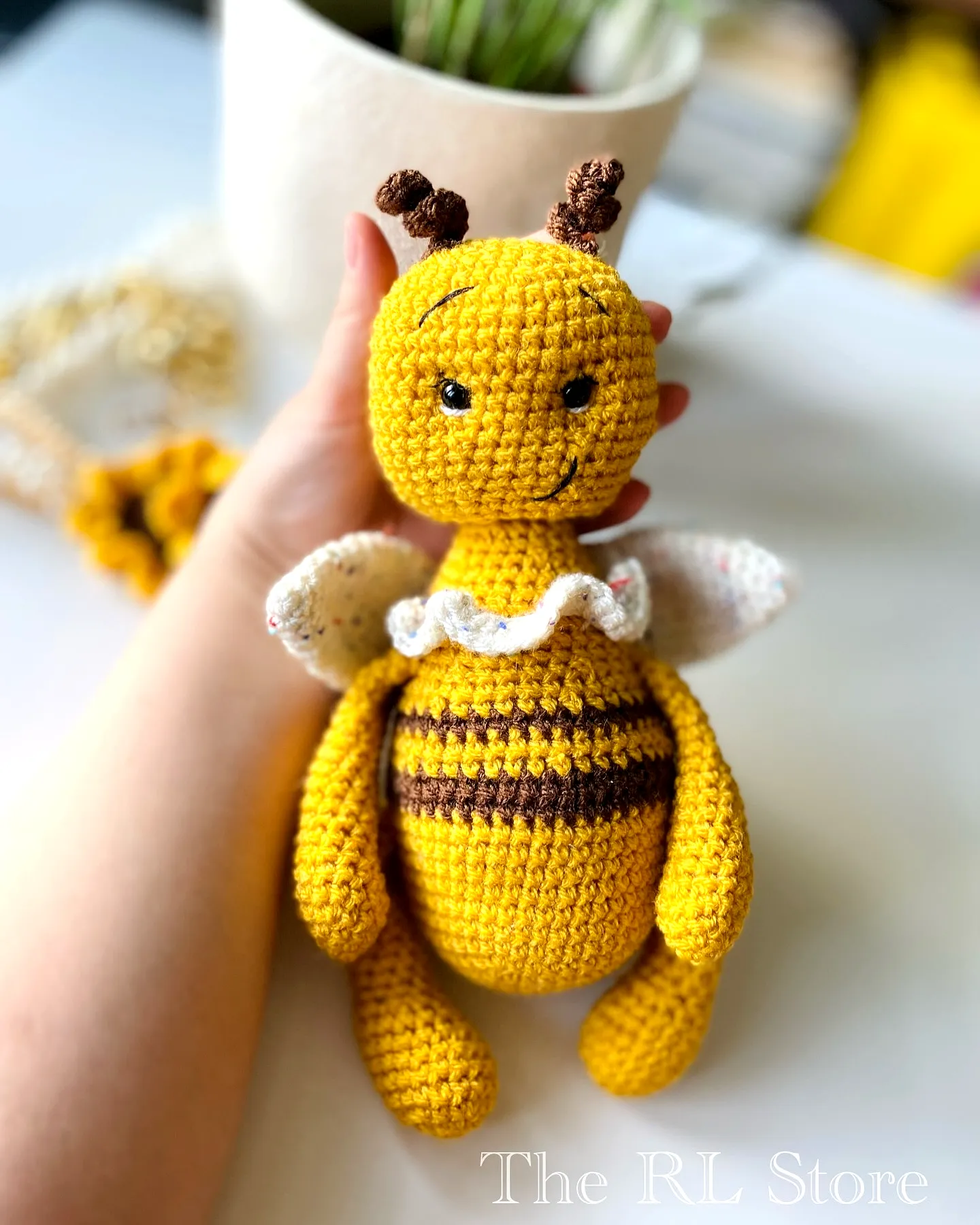Adorable Crochet Bee in Cheerful Yellow and Brown