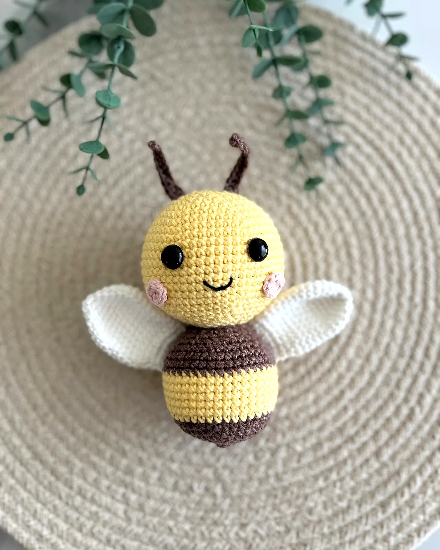 Adorable Crochet Bee in Easy Yellow and Brown Stripes