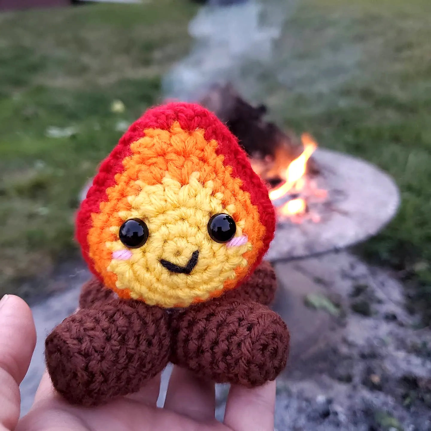 Adorable Crochet Campfire in Vibrant Colors for Beginners