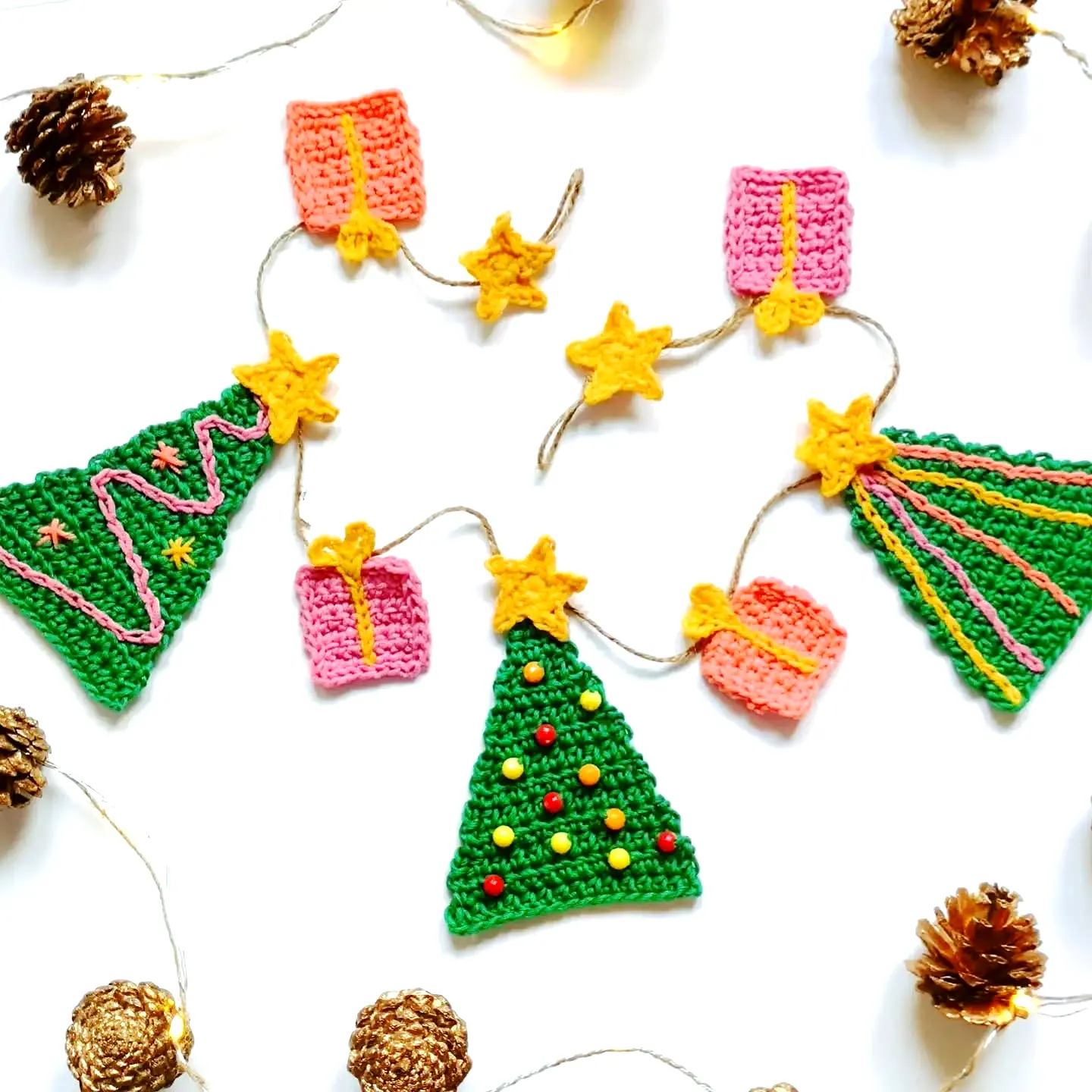 Adorable Crochet Christmas Garland in Colorful Vibrant Style