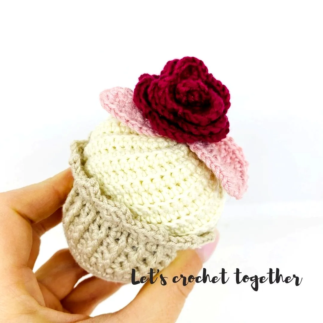 Adorable Crochet Cupcake with Pink Frosting for Beginners
