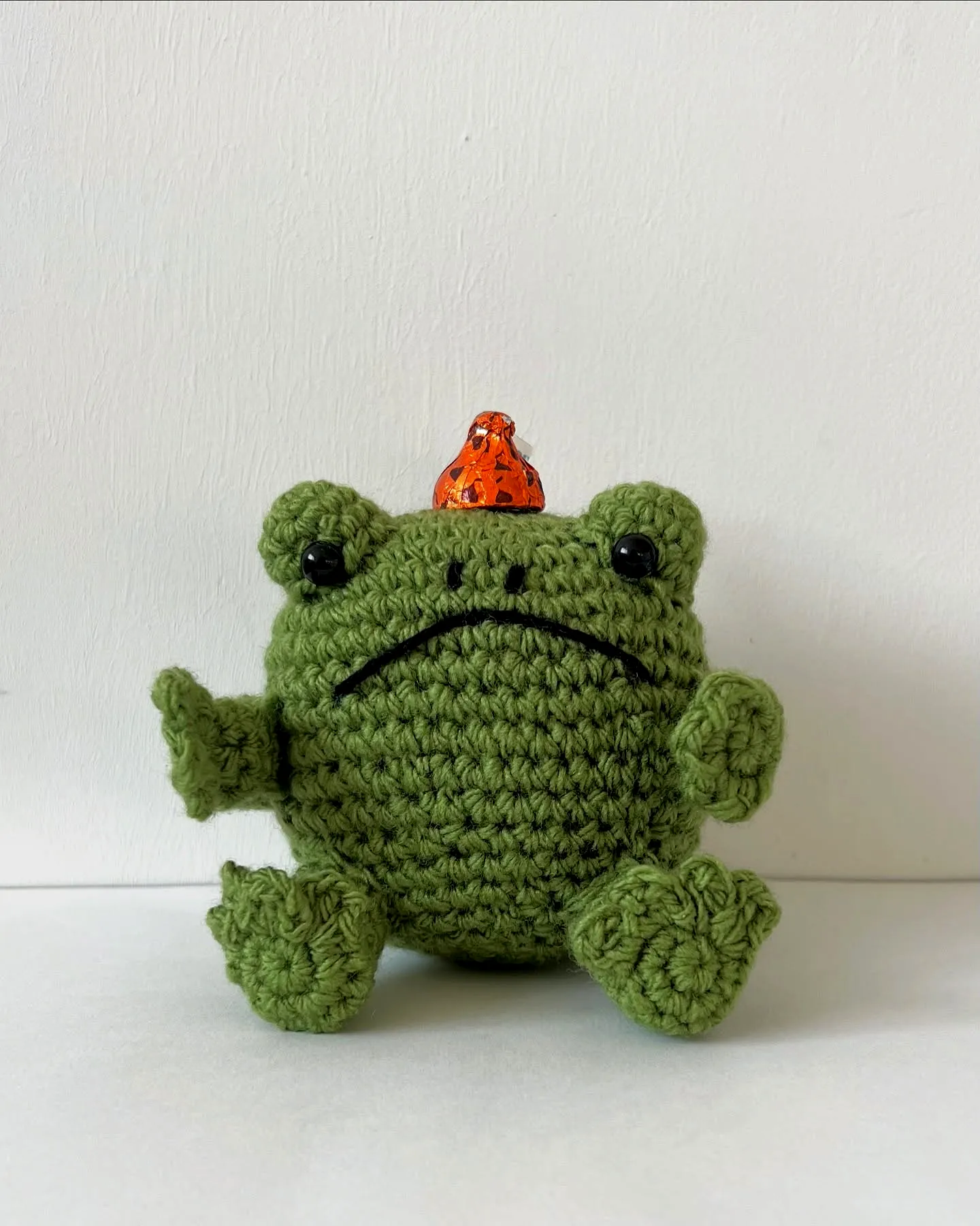 Adorable Crochet Frog Design in Soft Green Yarn with Crown