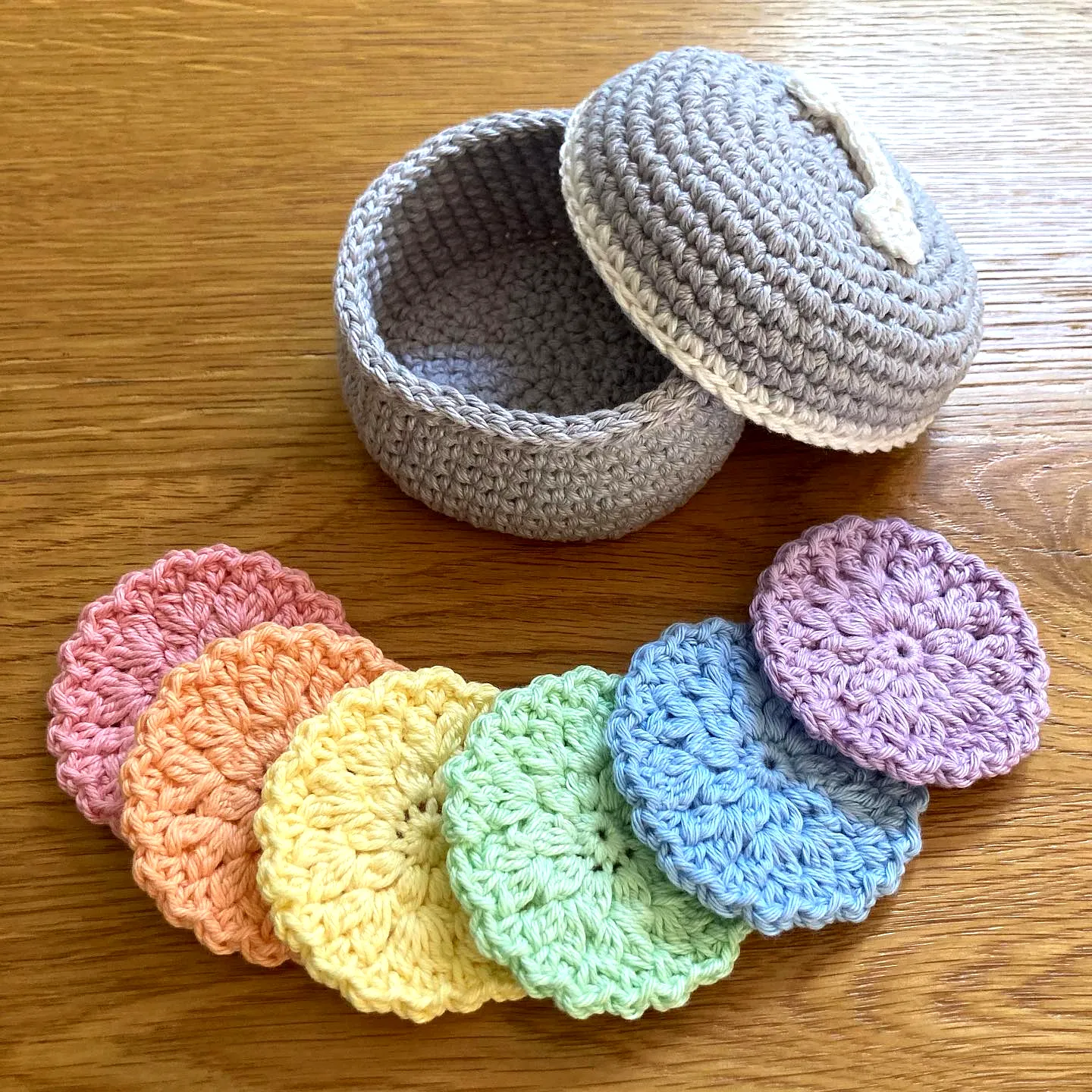 Adorable Crochet Makeup Remover Pad Set in Pastel Colors