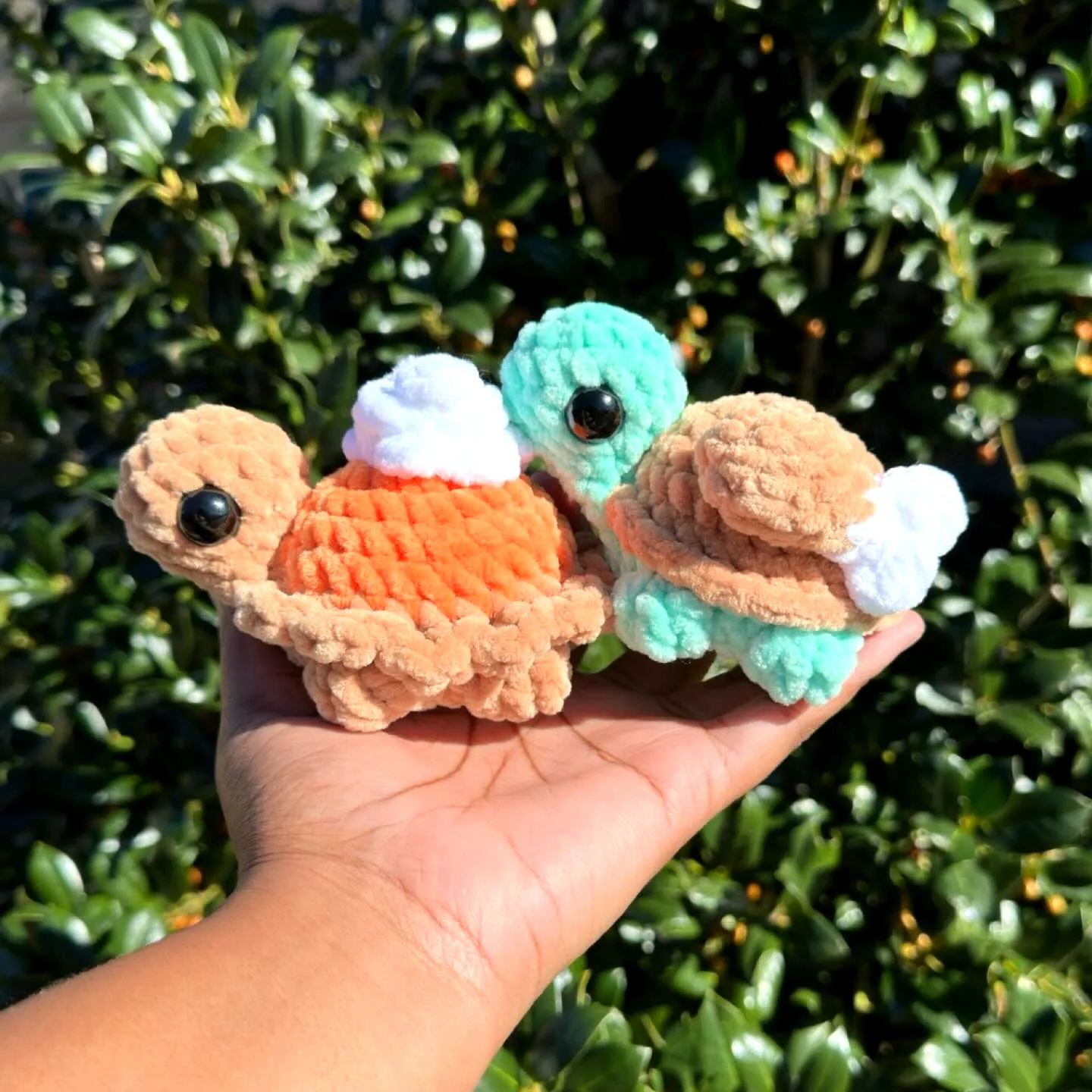 Adorable Crochet Pie in Warm Brown and Pastel Mint Colors