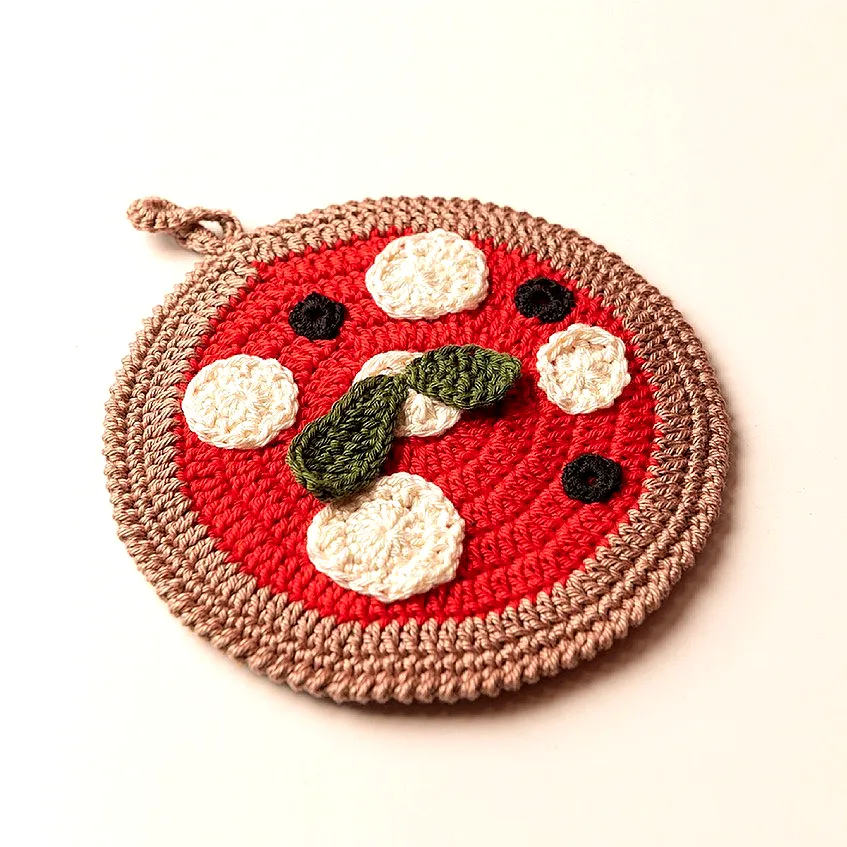 Adorable Crochet Pot Holder with Colorful Pizza Design