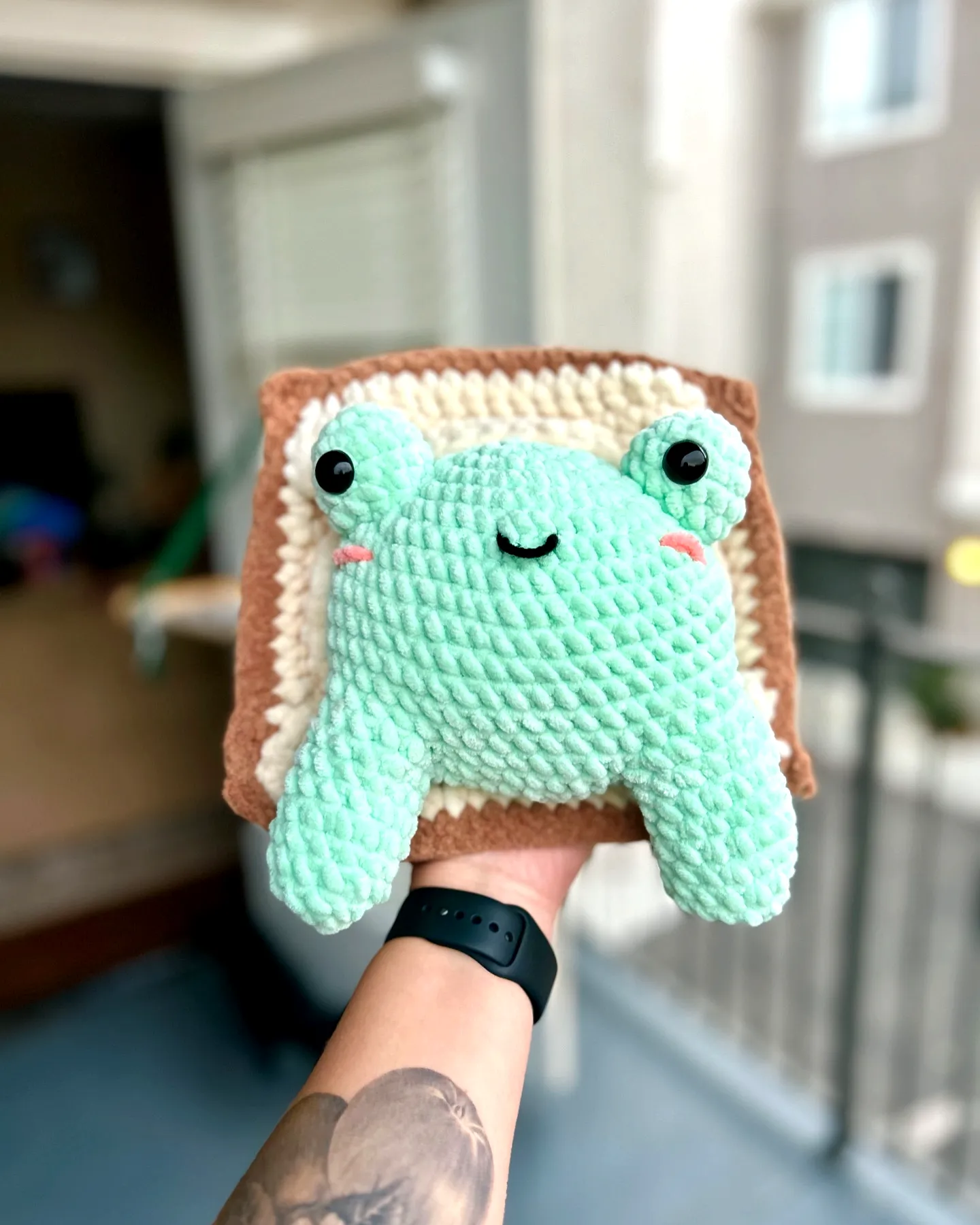 Adorable Crochet Toast with Frog Character in Pastel Colors
