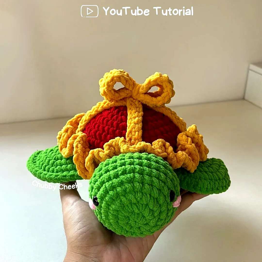 Adorable Crochet Turtle in Vibrant Colors