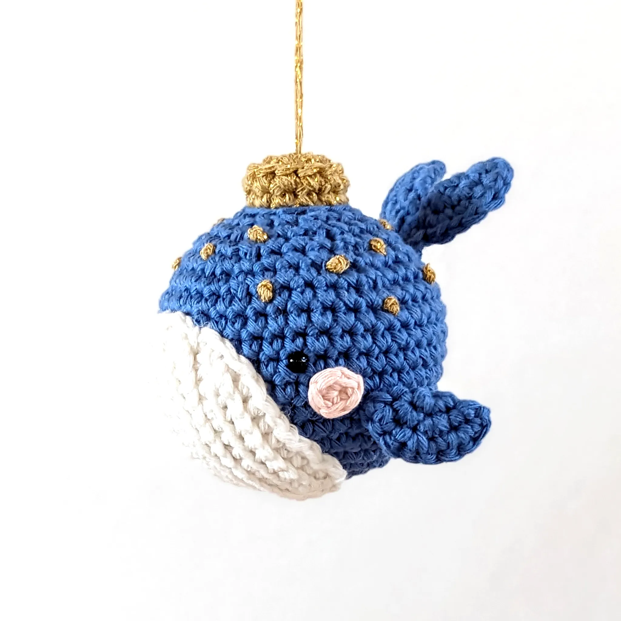 Adorable crochet whale in vibrant amigurumi style design
