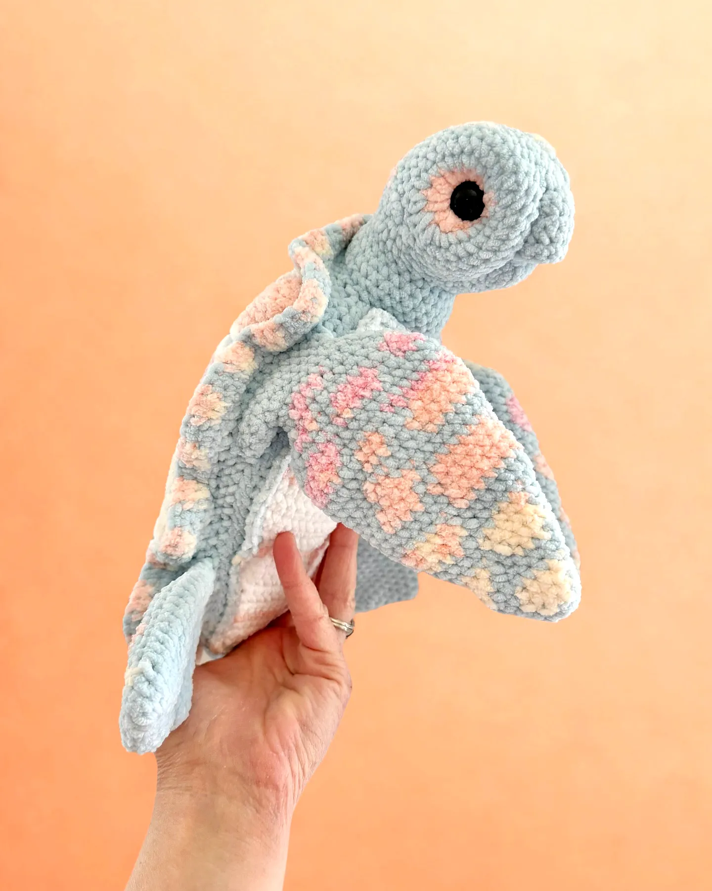 Adorable Easy Crochet Turtle in Pastel Blue and Pink