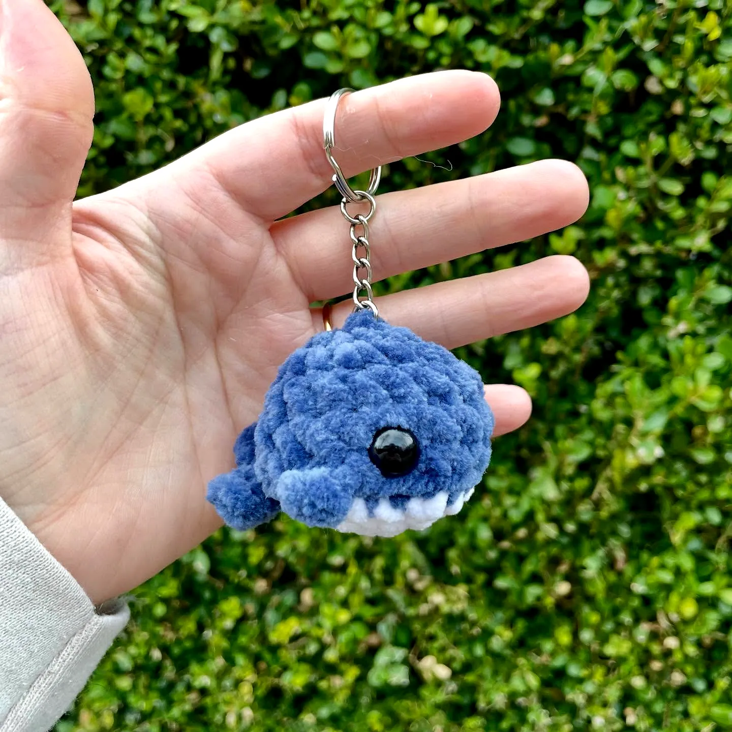 Adorable Easy Crochet Whale Keychain in Vibrant Blue
