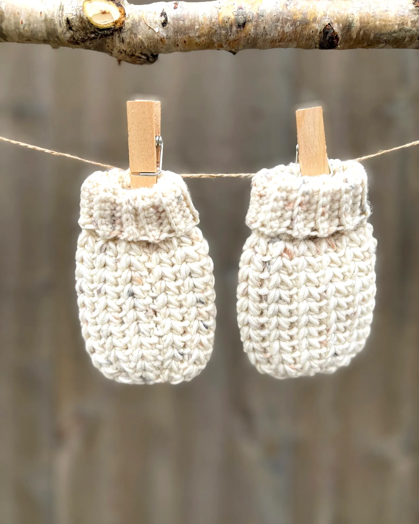 Charming Crochet Baby Mittens in Soft Natural Yarn for Beginners