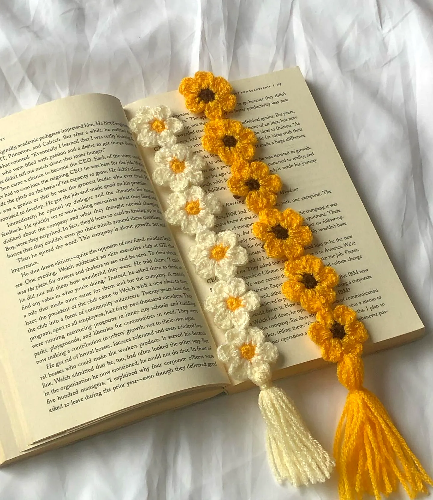 Charming Crochet Bookmark with Floral Design in Bright Colors