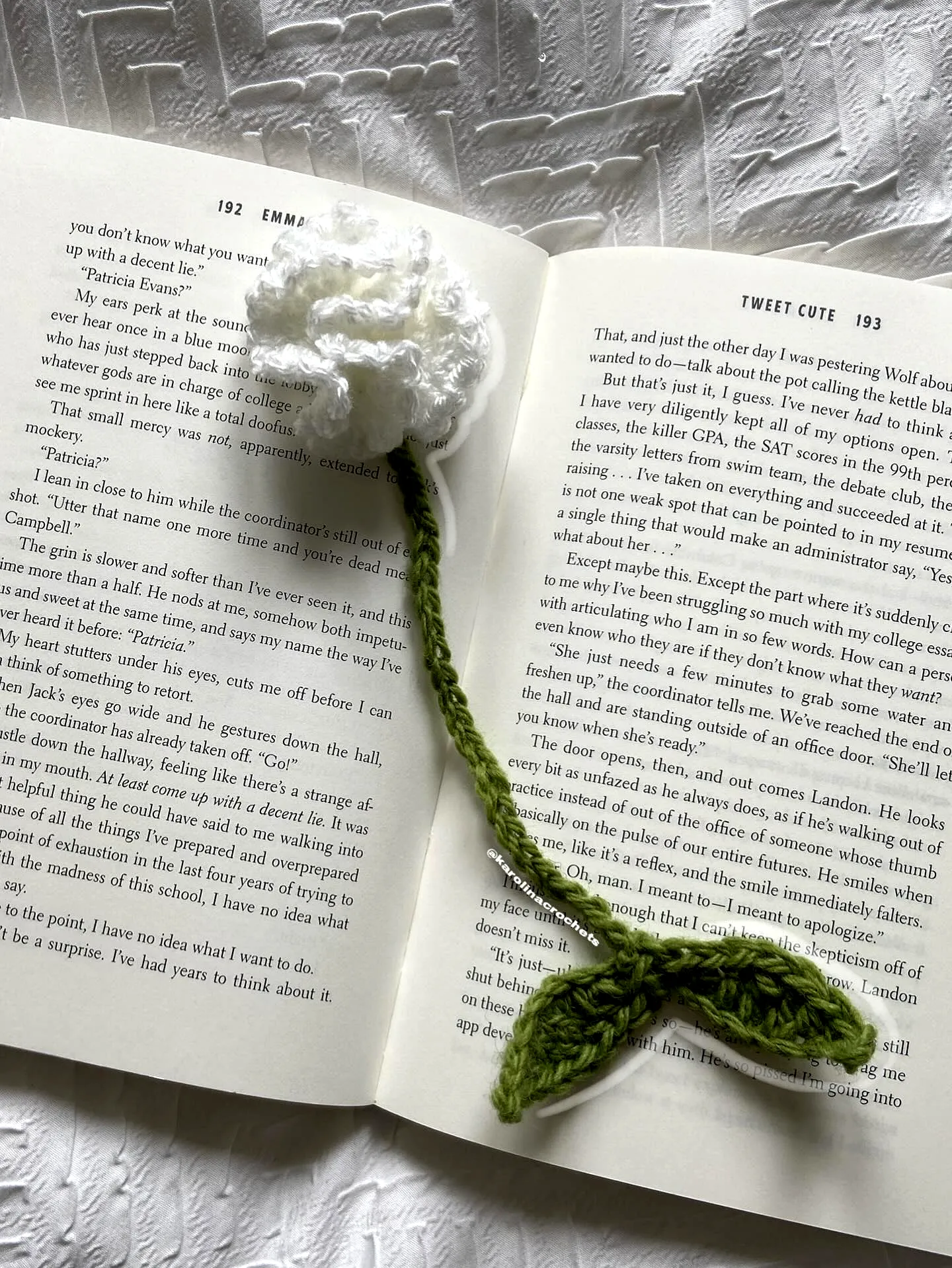 Charming Crochet Bookmark with Flower Design in White and Green