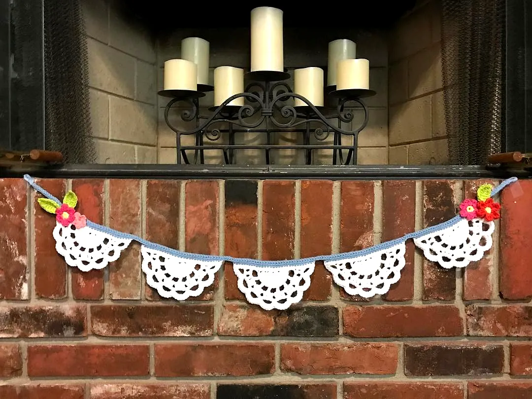 Charming Crochet Bunting in Lace Style with Pastel Colors