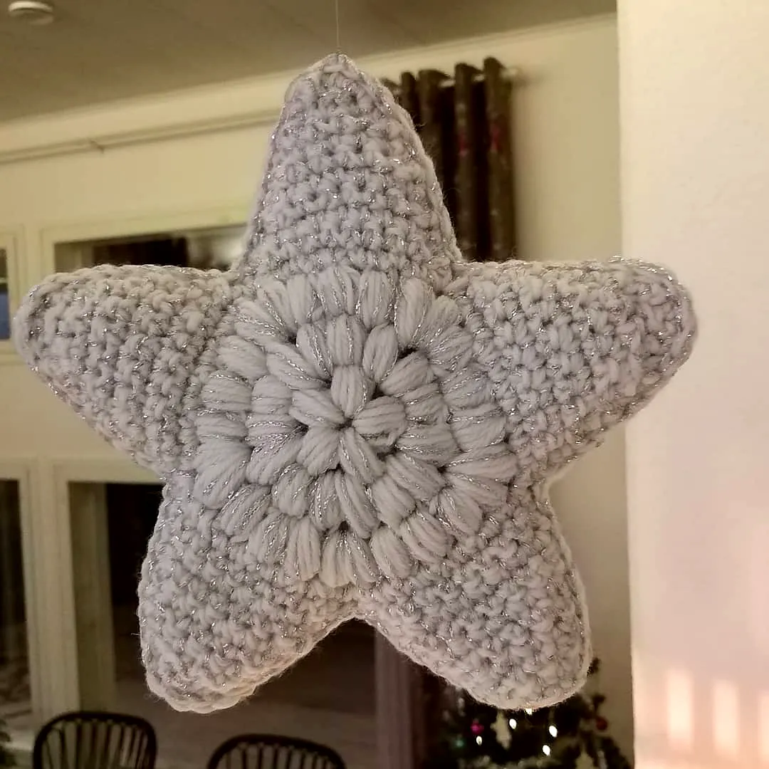 Charming Crochet Christmas Star in Light Gray with Sparkling Thread