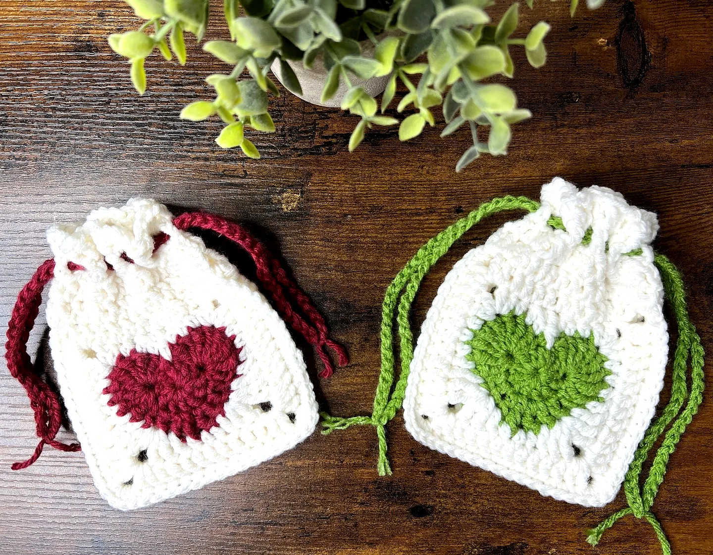 Charming Crochet Gift Bag with Heart Motif in Red and Green