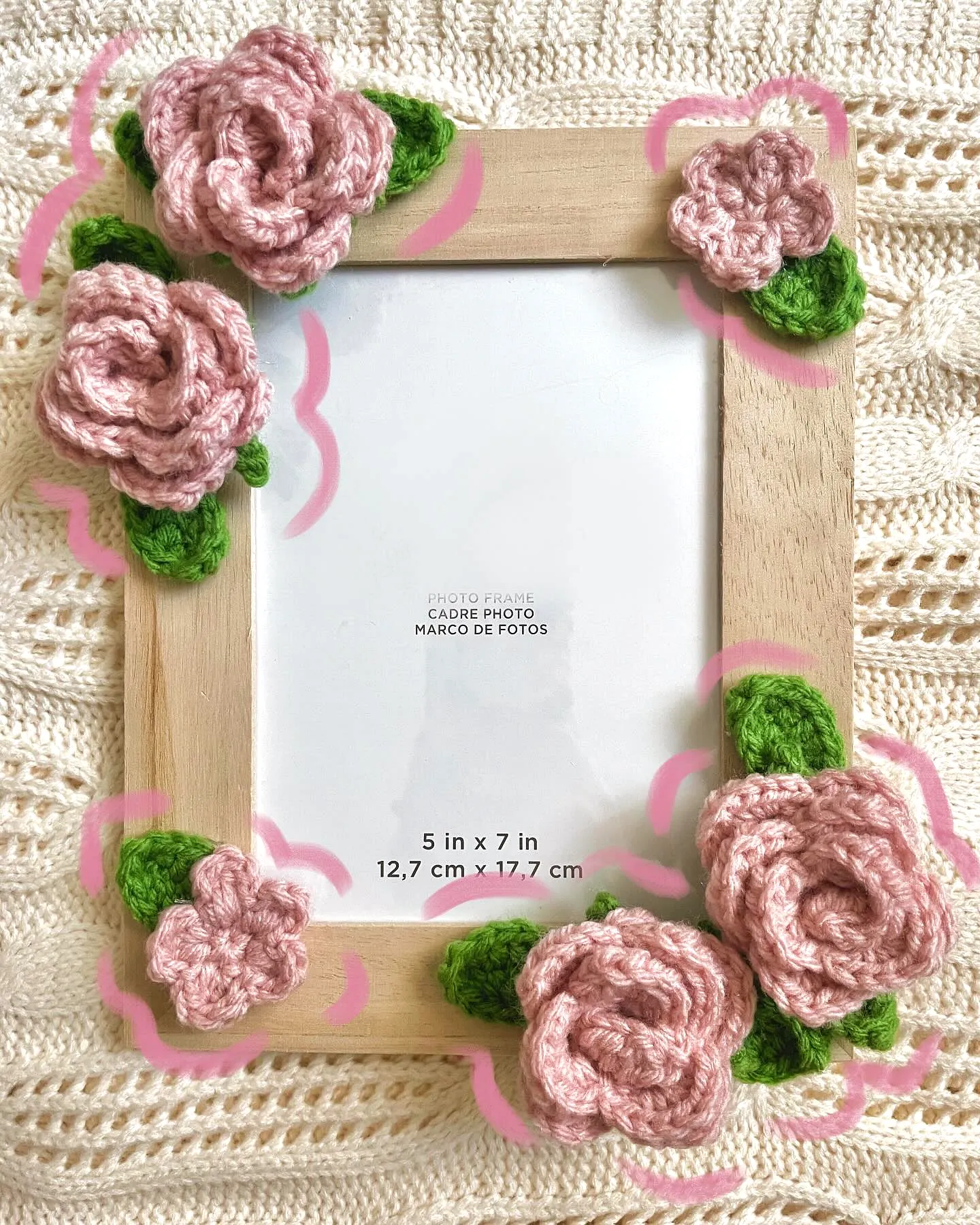 Charming Crochet Photo Frame with Pink Roses and Green Leaves