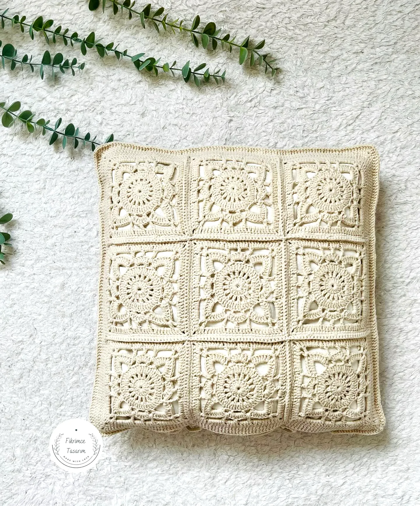 Charming Crochet Pillow in Cream with Floral Motifs