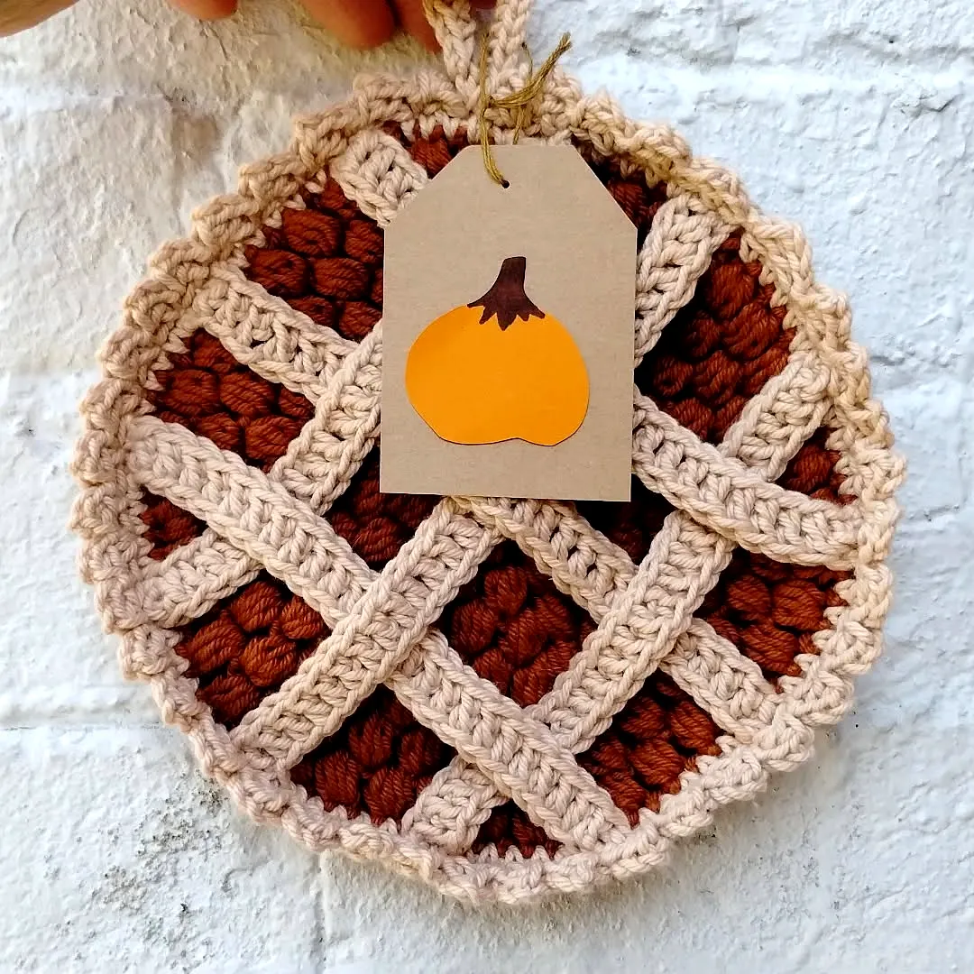 Charming Crochet Pumpkin Pie in Warm Autumn Colors