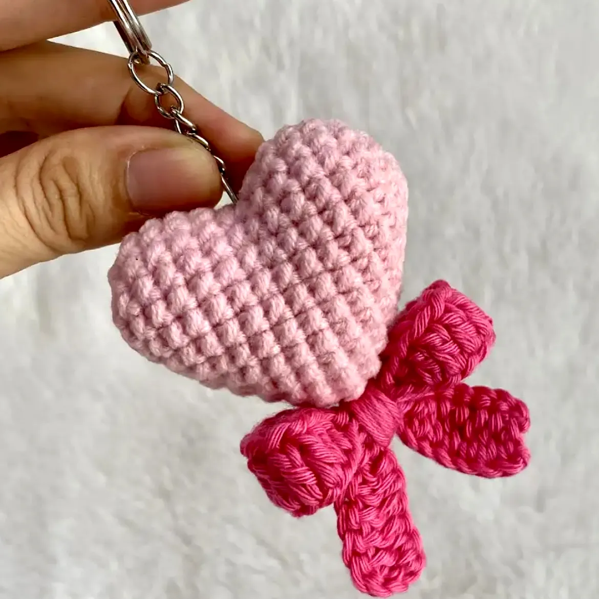 Charming Easy Crochet Heart Keychain with Vibrant Pink Bow