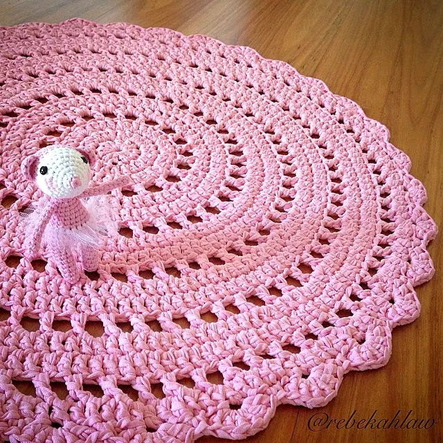 Charming Pink Crochet Floor Mat with Scalloped Edges for Home Decor