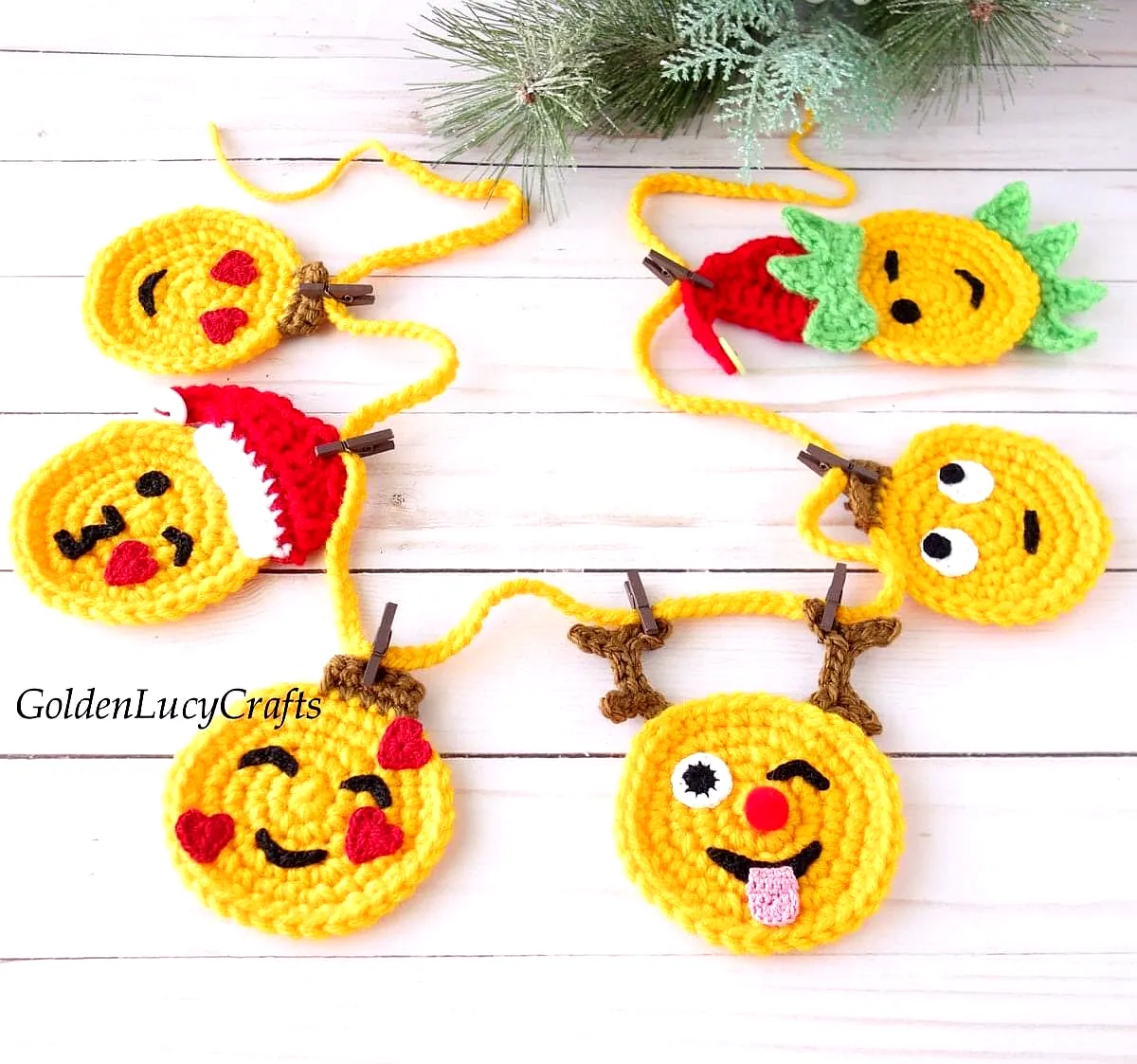 Cheerful Crochet Christmas Garland in Vibrant Colors