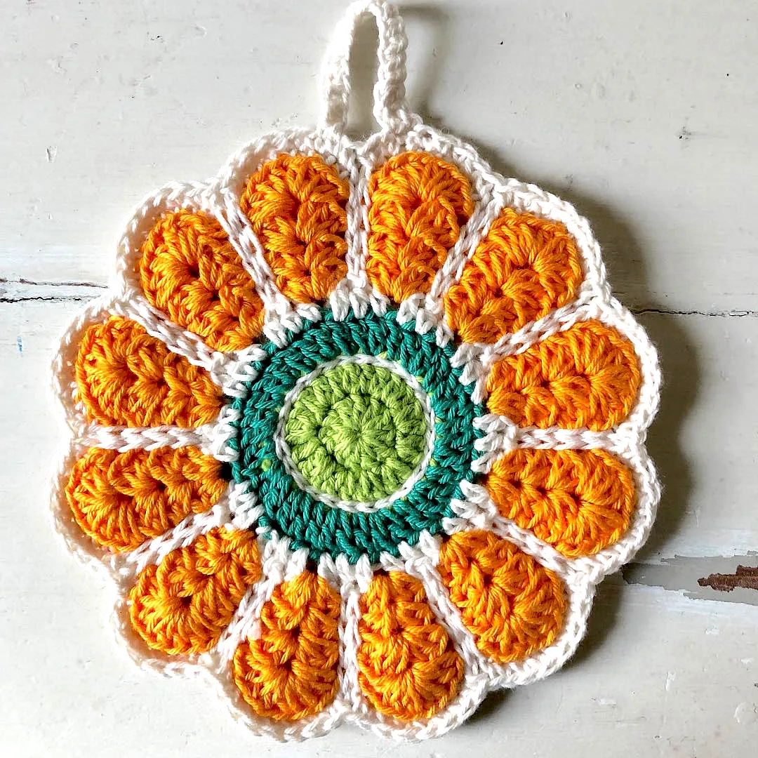 Cheerful Crochet Pot Holder in Vibrant Flower Design