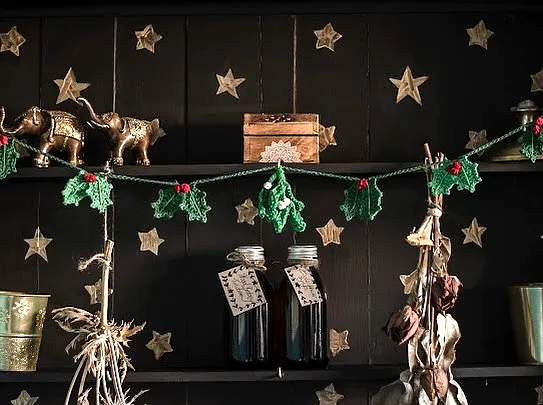 Cozy Crochet Christmas Garland with Holly Leaves and Berries