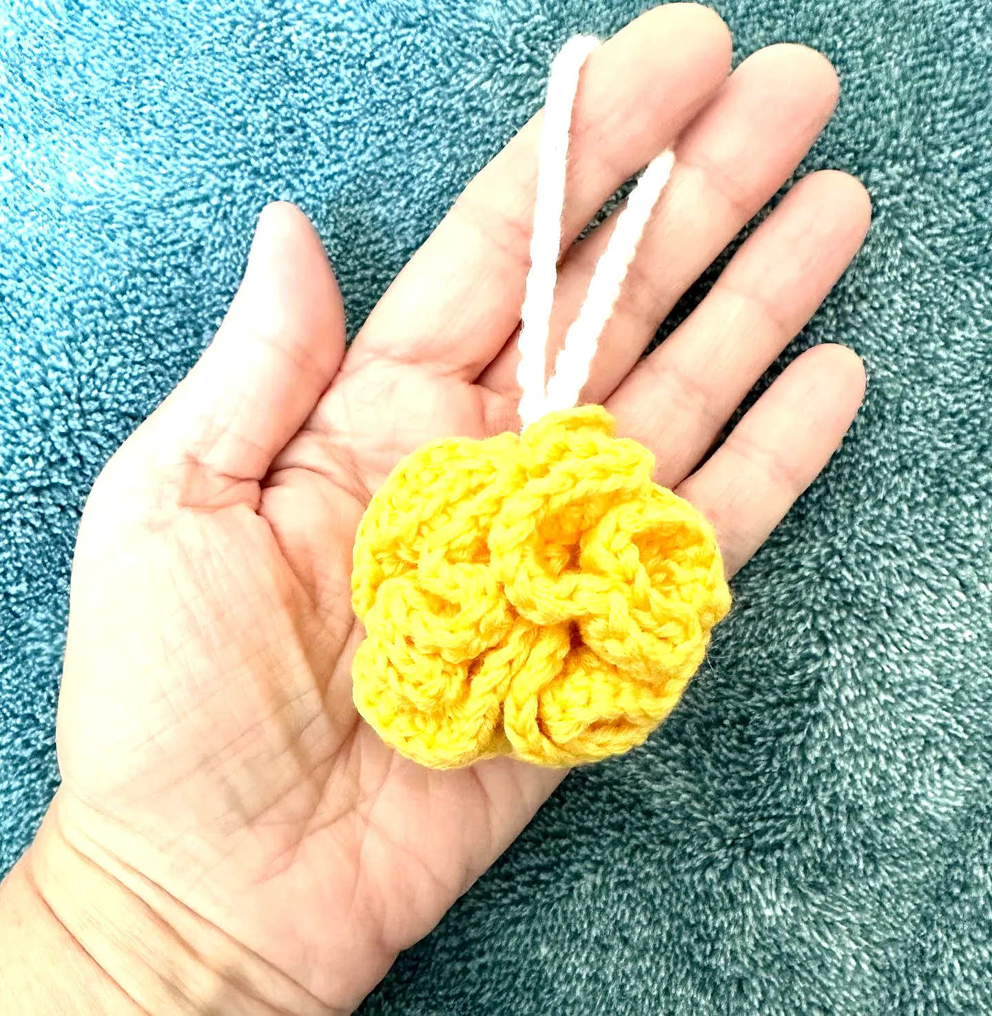 Crochet Bath Pouf in Cheerful Yellow
