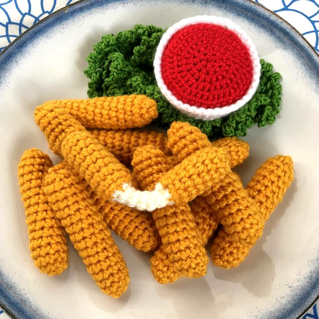 Crochet Cheese Set in Vibrant Colors with Playful Accents