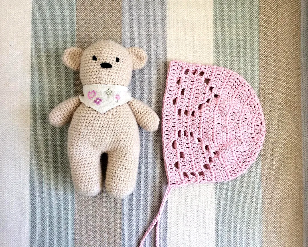 Delightful Crochet Baby Bonnet in Soft Pink with Lacy Design