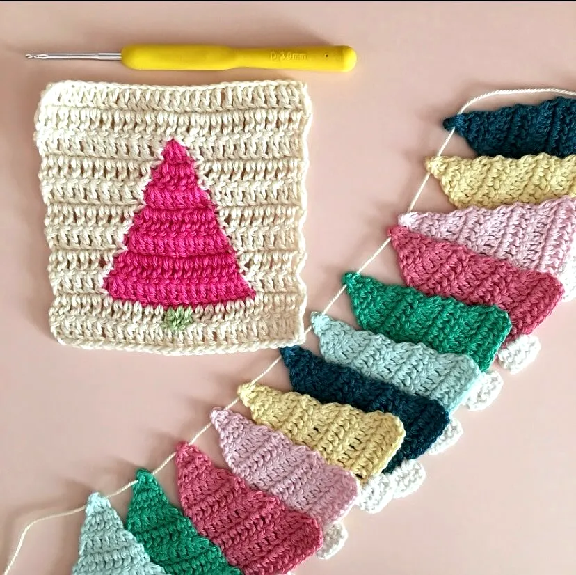 Delightful Crochet Christmas Garland in Pastel Colors
