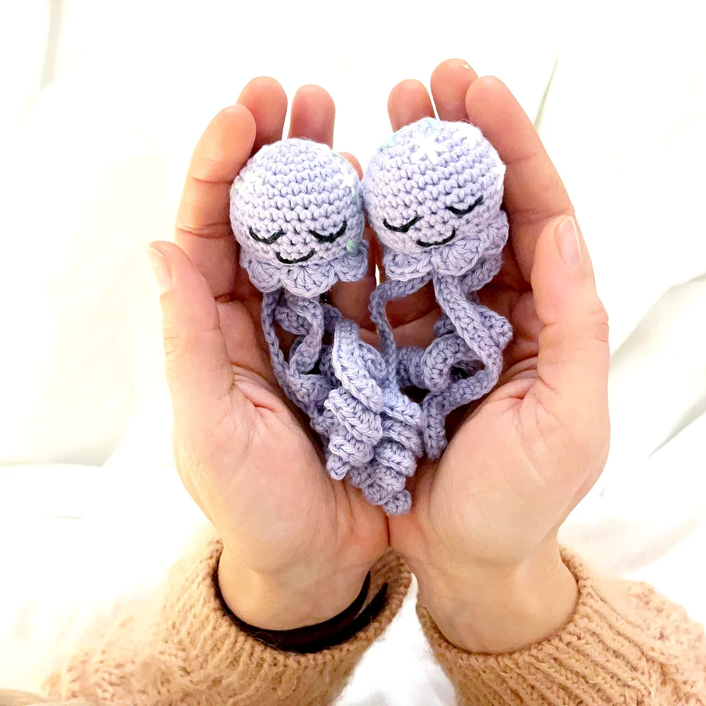 Easy and Adorable Lavender Crochet Jellyfish with Delicate Tentacles