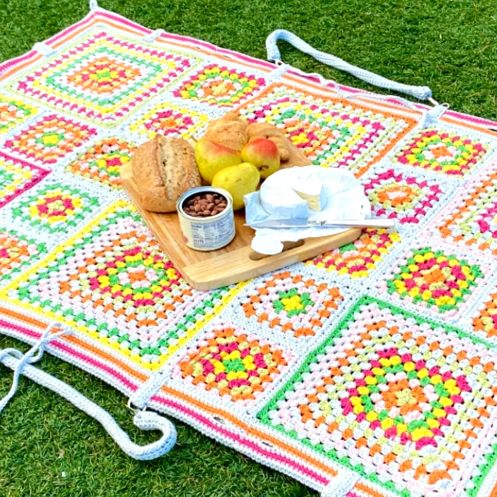 Easy Colorful Crochet Picnic Blanket with Granny Square Design