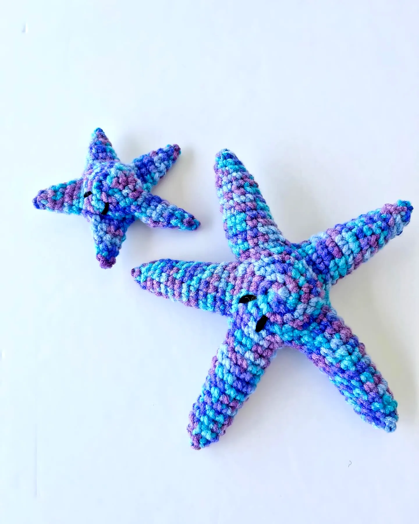 Easy Colorful Crochet Starfish in Vibrant Blues and Purples