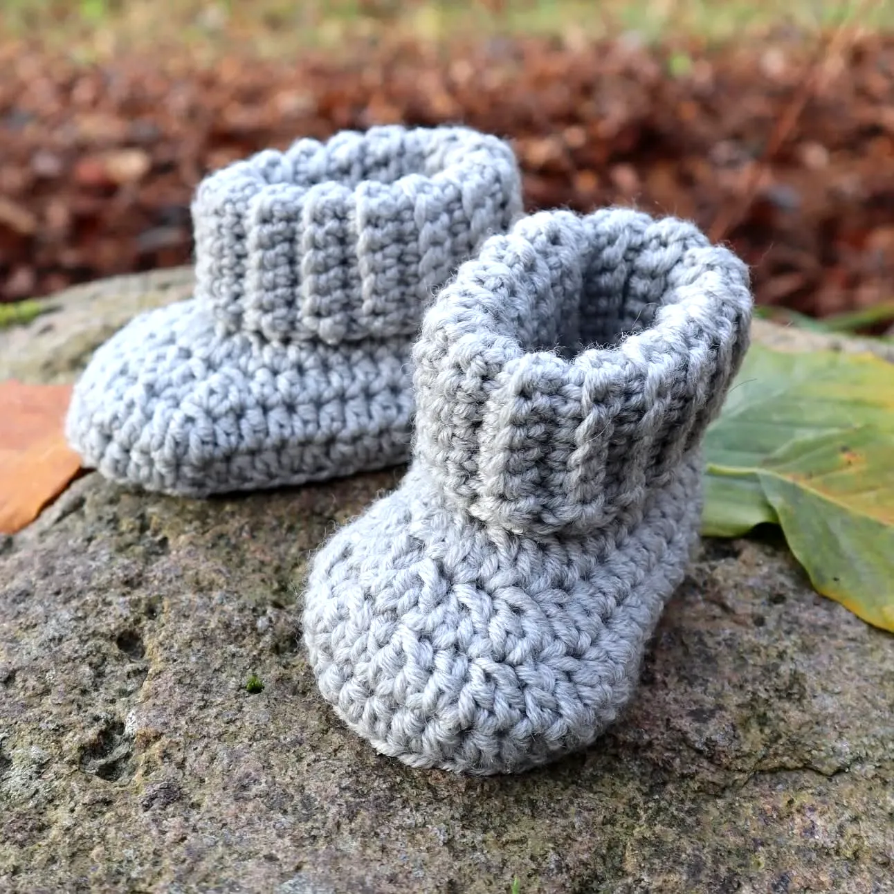 Easy Crochet Baby Booties in Soft Grey with Ribbed Cuff