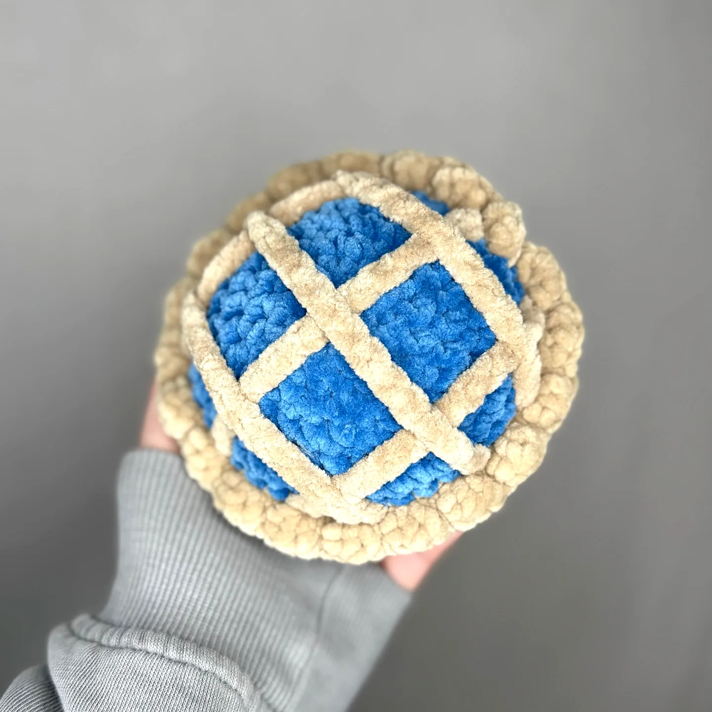 Easy Crochet Pie Plush Toy in Vibrant Blue and Fuzzy Beige