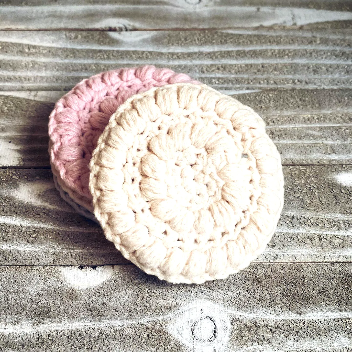 Easy Two-Tone Crochet Scrubbie in Cream and Light Pink