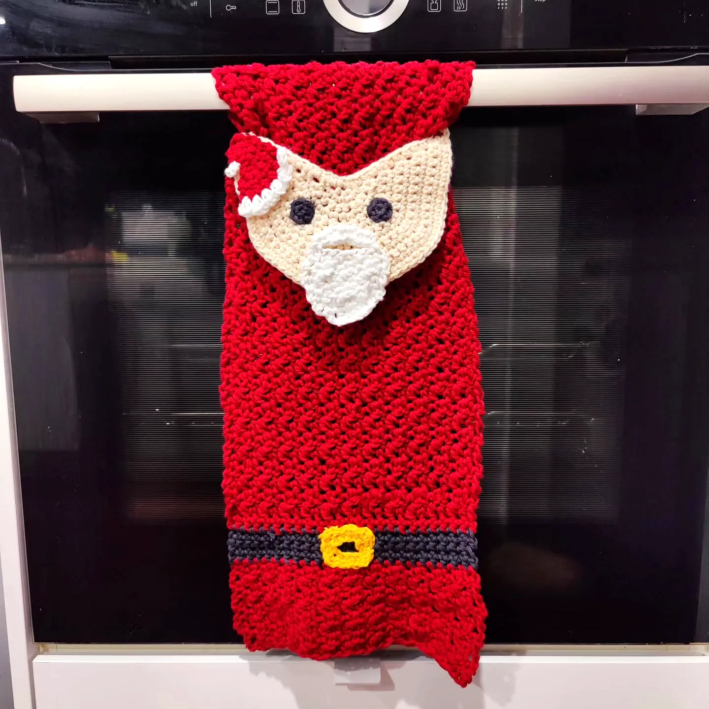 Festive Santa Claus Crochet Kitchen Towel in Vibrant Red