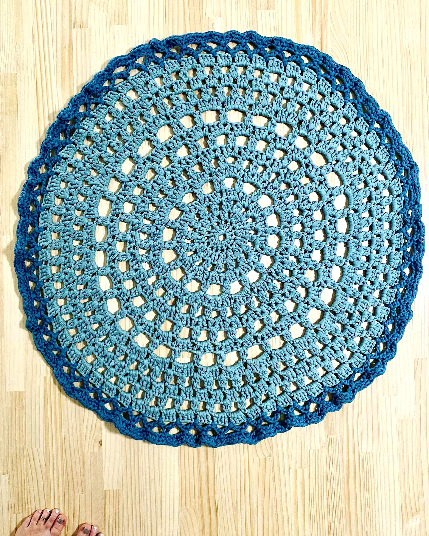 Stunning Crochet Floor Mat in Layered Blue Design for Intermediates