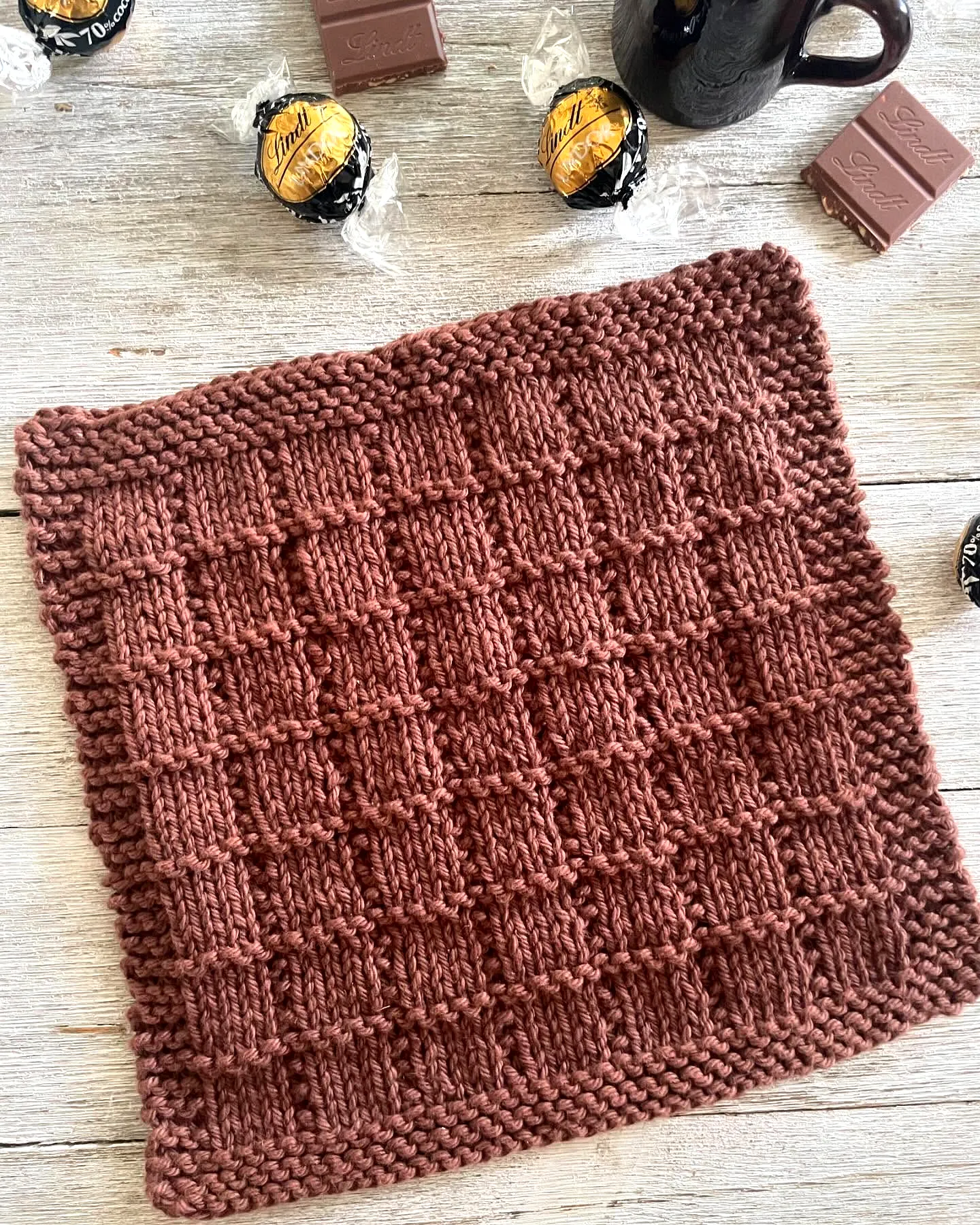 Stylish Burgundy Crochet Dishcloth with Textured Grid Pattern