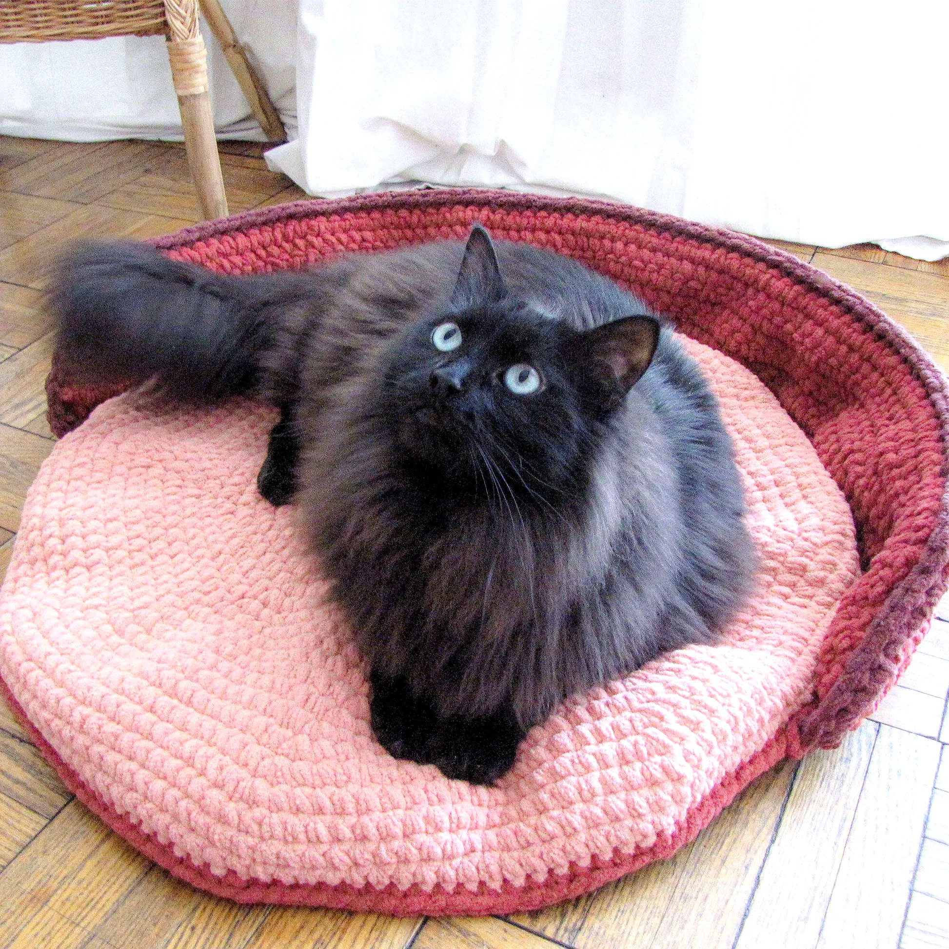 Stylish Crochet Pet Bed in Pink and Burgundy for Intermediate Crocheters