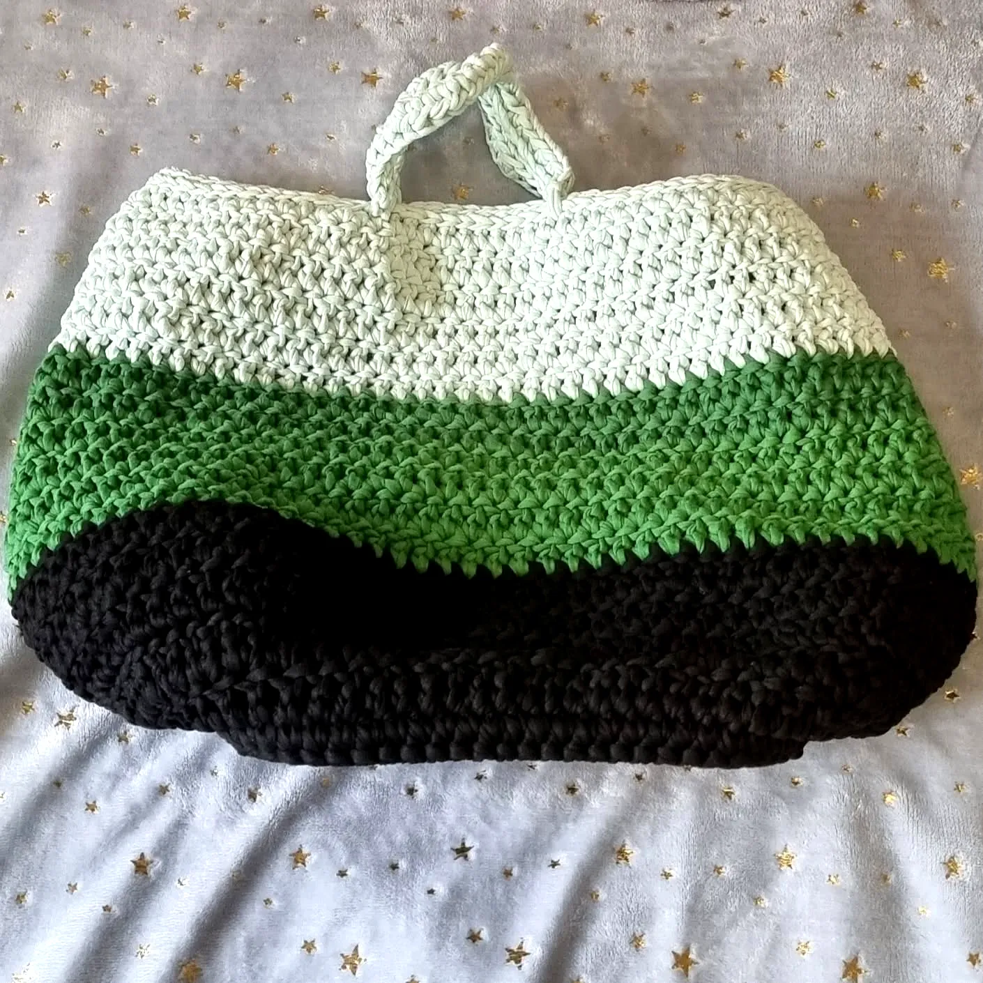 Stylish Crochet Picnic Basket in Vibrant Green Gradient