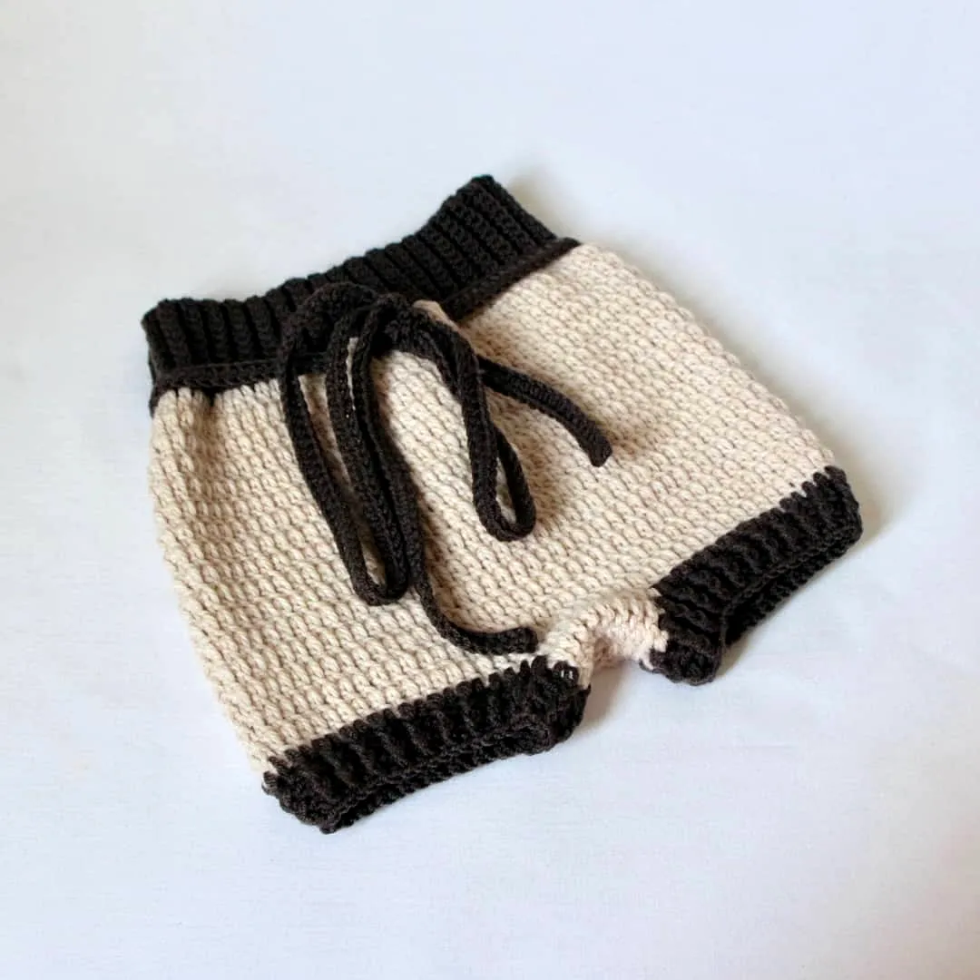 Stylish Two-Tone Crochet Diaper Cover for Toddlers