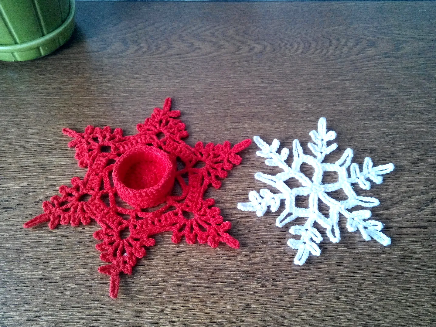 Vibrant Crochet Candle Holder with Festive Snowflake Design