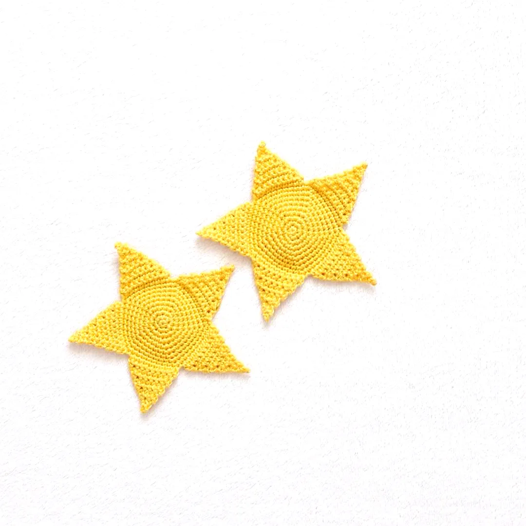 Vibrant Crochet Christmas Star in Yellow