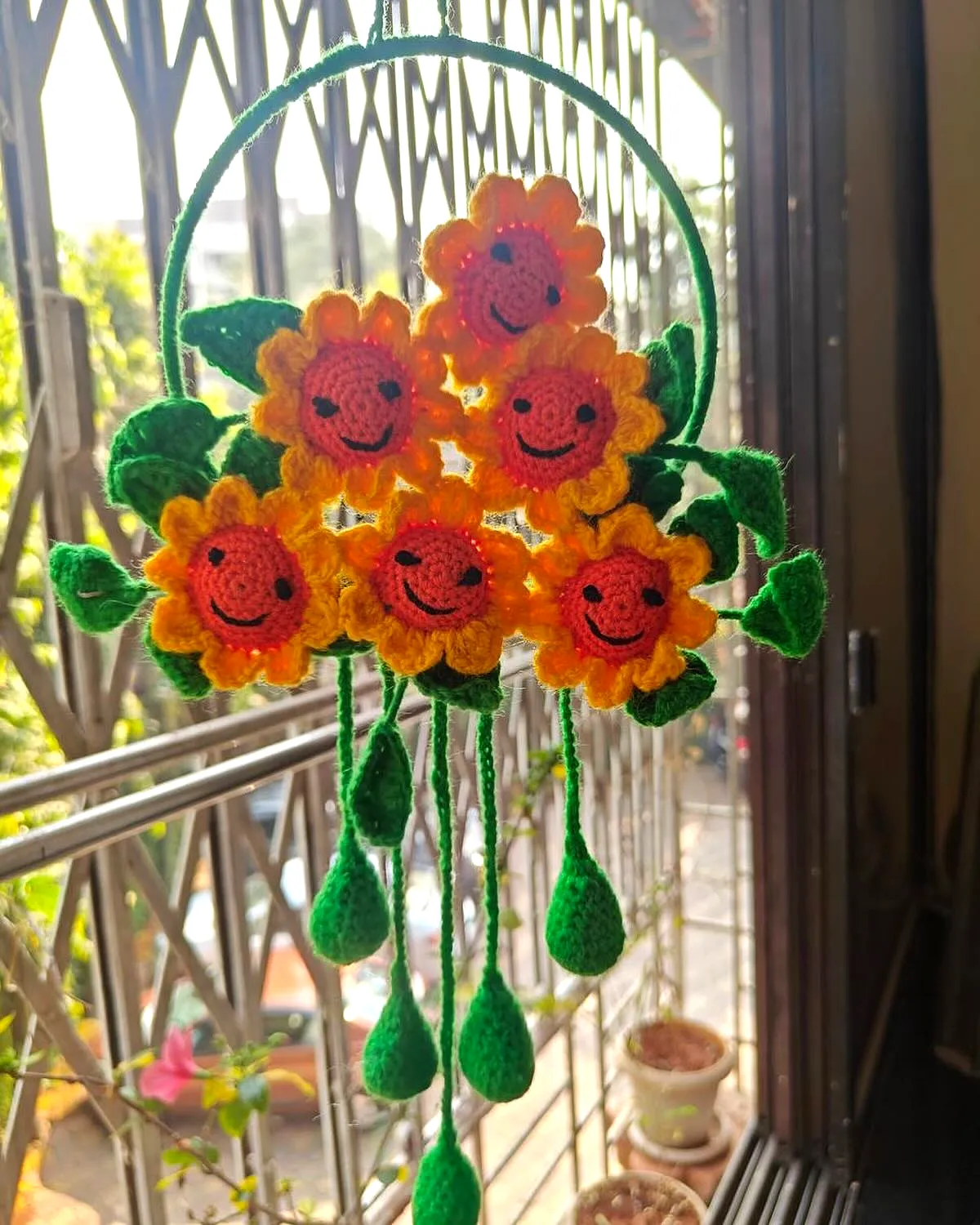 Vibrant Crochet Dream Catcher with Sunflower Design for Advanced Crafters