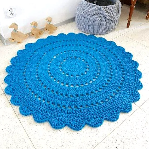 Vibrant Crochet Floor Mat in Turquoise with Scalloped Edge