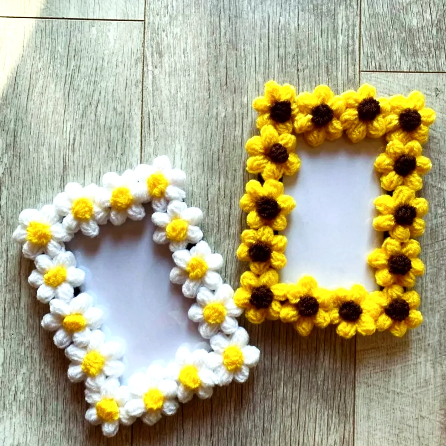 Vibrant Crochet Photo Frame with Charming Floral Design